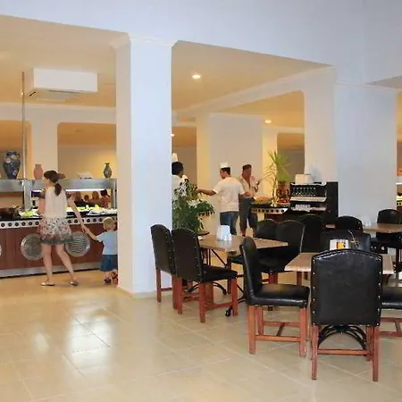 Complex Larissa Club 4*