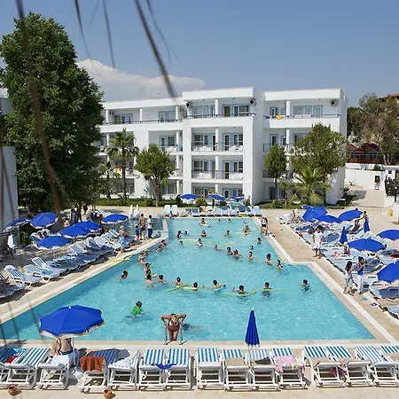 Larissa Club Üdülőközpont 4*