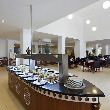 Larissa Club リゾート 4*
