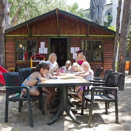 Larissa Club Üdülőközpont Side