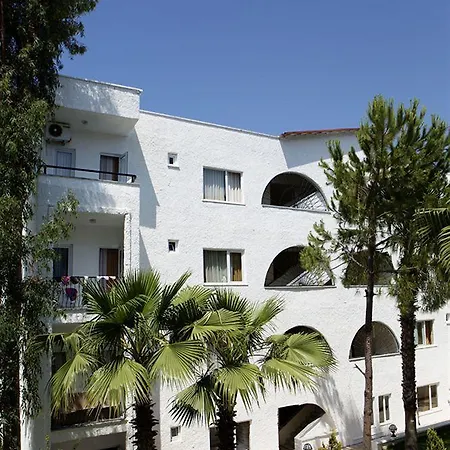 Larissa Club 4*