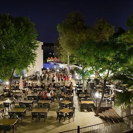 Larissa Club 4*