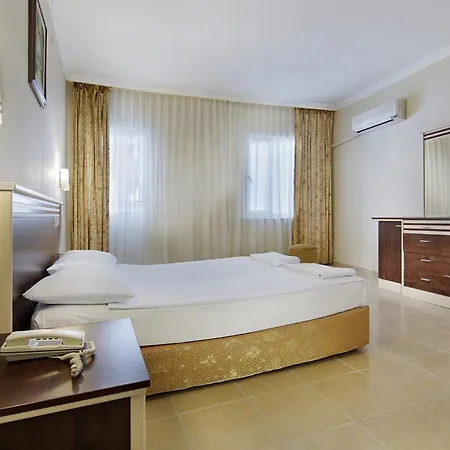 Resort Larissa Club Side