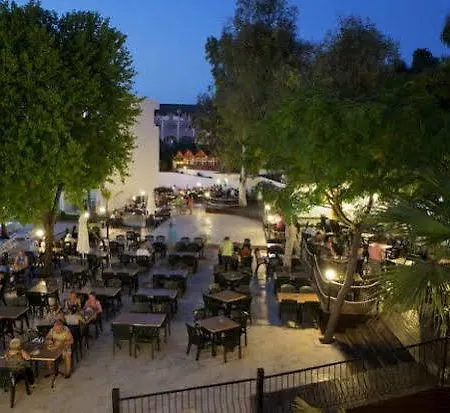 Larissa Club 4*