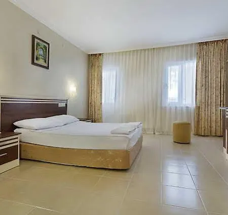 Larissa Club Resort 4*