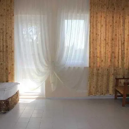 אתר נופש Larissa Club 4*